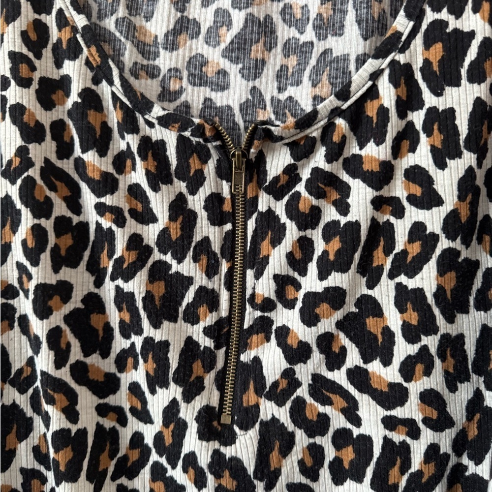 Leopard Print Slim Fit Tank Style Shirt - Scoop Neckline / Quarter Zipper - Picture 3 of 6